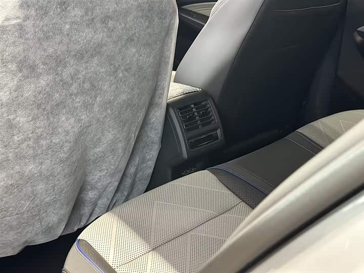 Фото 7 - Volkswagen Golf