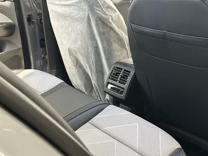 Фото 9 - Volkswagen Golf