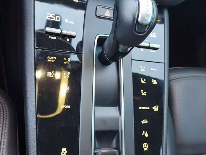 Фото 9 - Porsche Macan