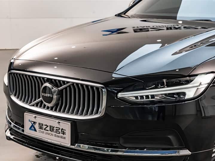 Фото 4 - Volvo S90