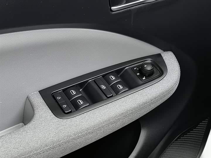 Фото 9 - Leapmotor T03