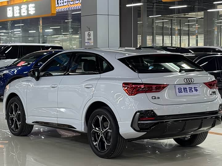 Фото 3 - Audi Q3 Sportback