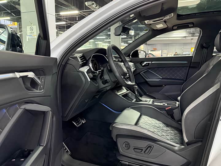 Фото 7 - Audi Q3 Sportback