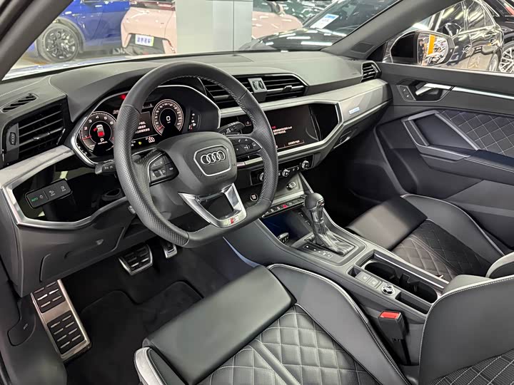 Фото 9 - Audi Q3 Sportback