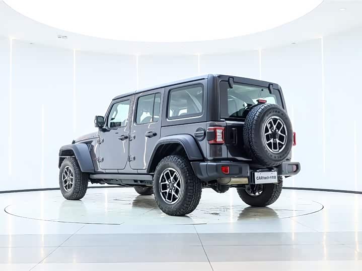 Фото 6 - Jeep Wrangler