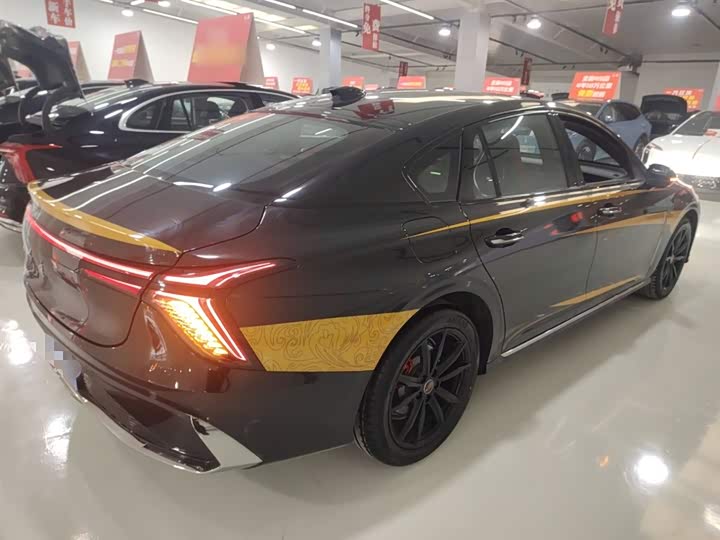 Фото 7 - Hongqi H6