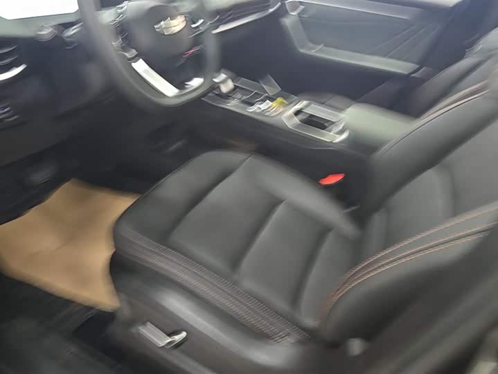 Фото 9 - Geely Okavango L