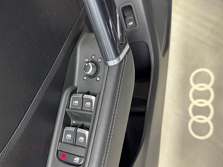 Фото 7 - Audi Q2L