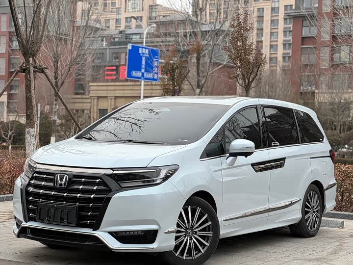 Фото 1 - Honda Elysion