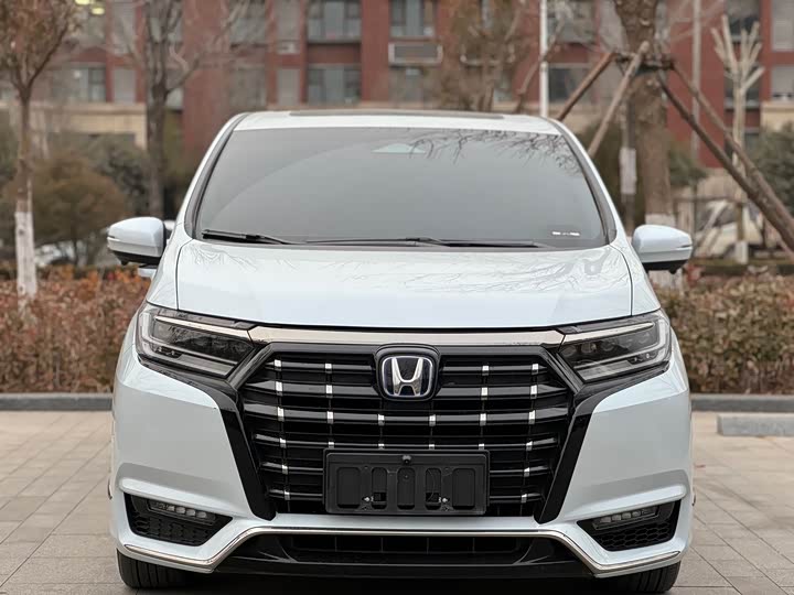 Фото 2 - Honda Elysion