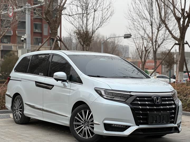 Фото 3 - Honda Elysion