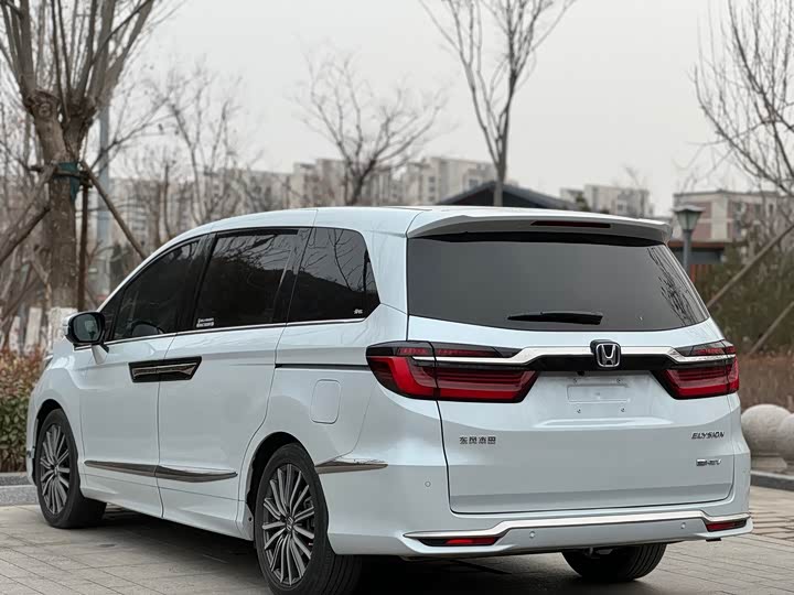 Фото 8 - Honda Elysion