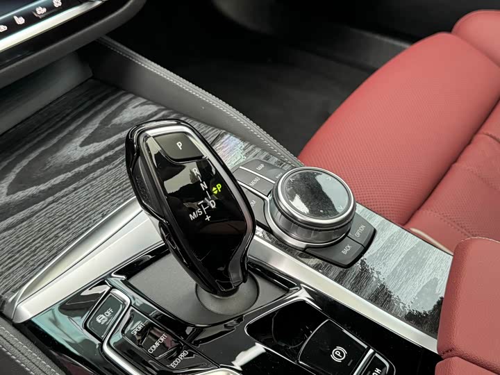 Фото 8 - BMW 5 Series