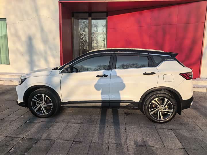 Фото 4 - Geely Coolray