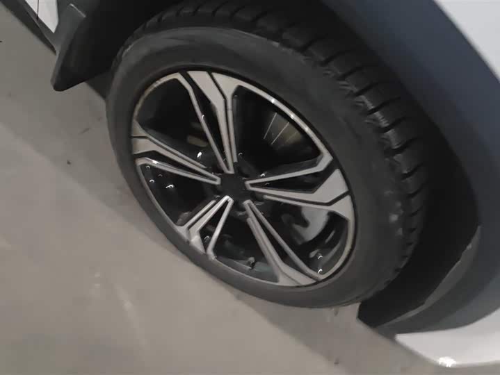 Фото 6 - Geely Galaxy L7