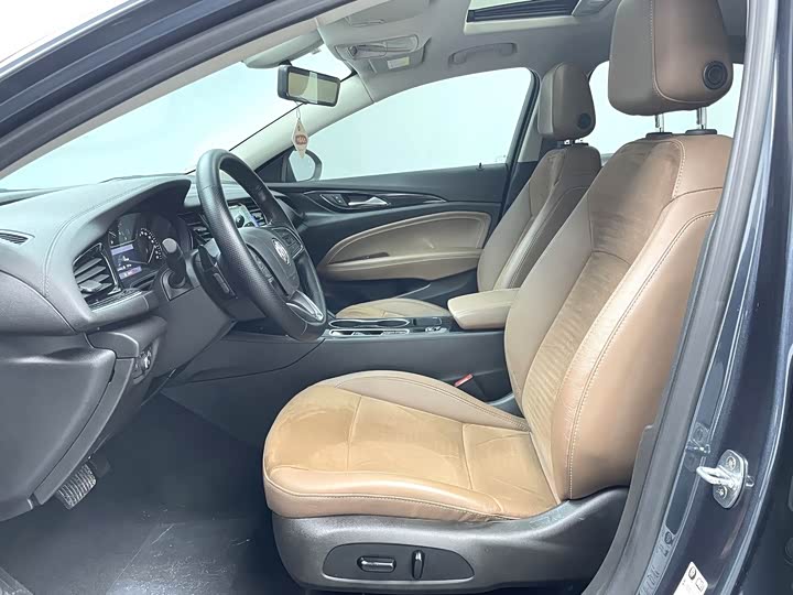 Фото 4 - Buick Regal