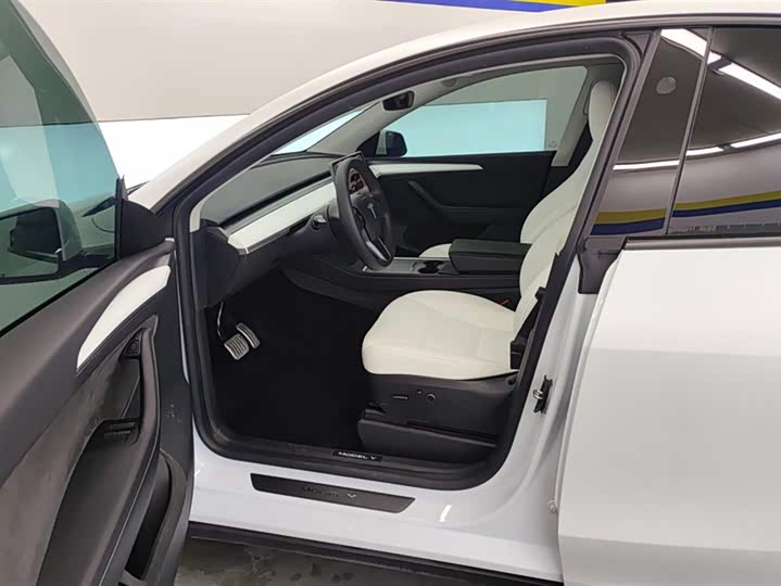 Фото 9 - Tesla Model Y