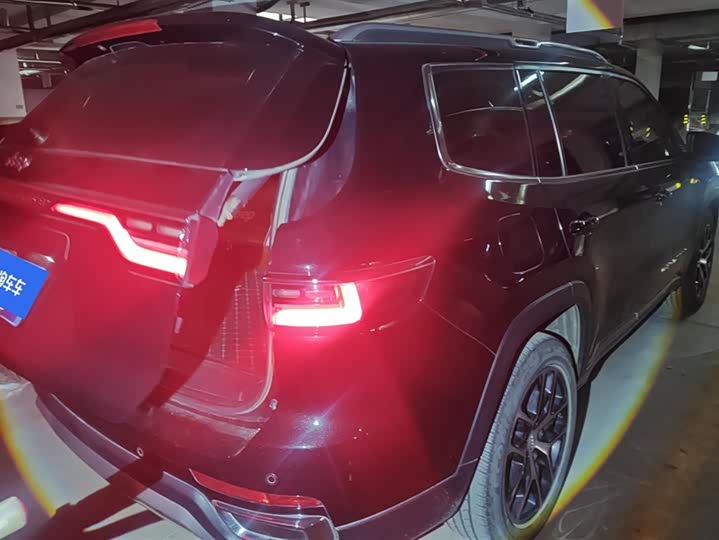 Фото 3 - Jeep Grand Commander