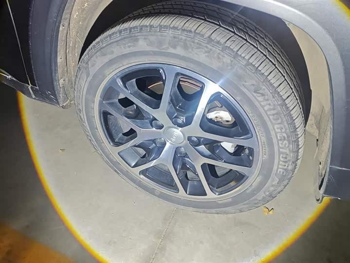 Фото 6 - Jeep Grand Commander