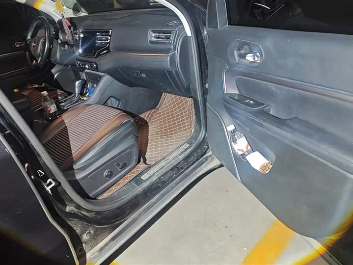 Фото 8 - Jeep Grand Commander