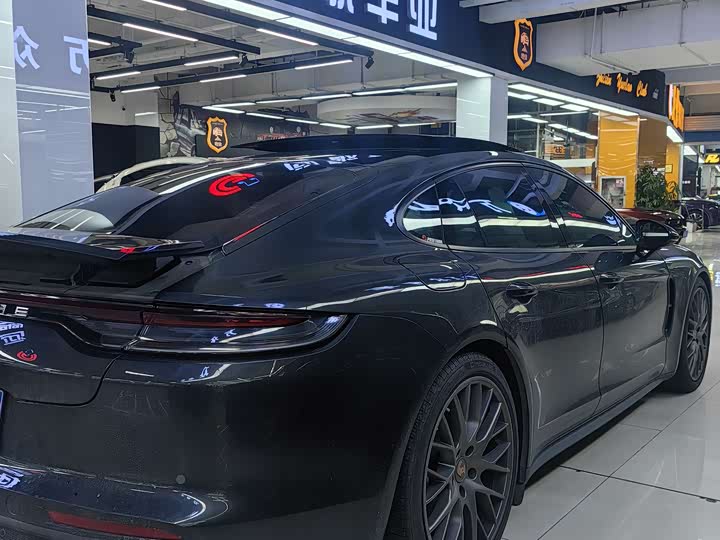 Фото 4 - Porsche Panamera