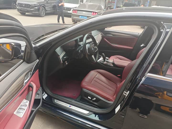 Фото 4 - BMW 5 Series