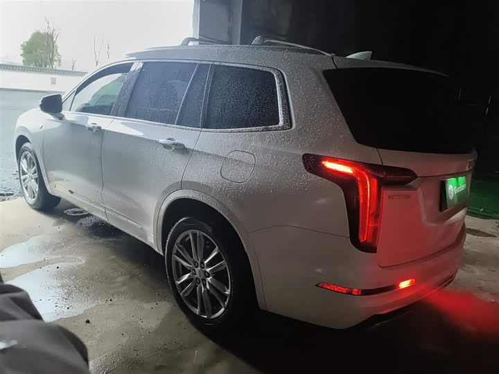 Фото 5 - Cadillac XT6