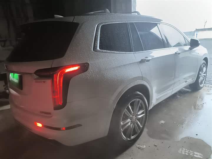 Фото 7 - Cadillac XT6