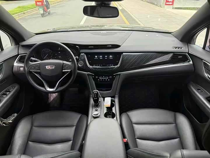 Фото 4 - Cadillac XT6