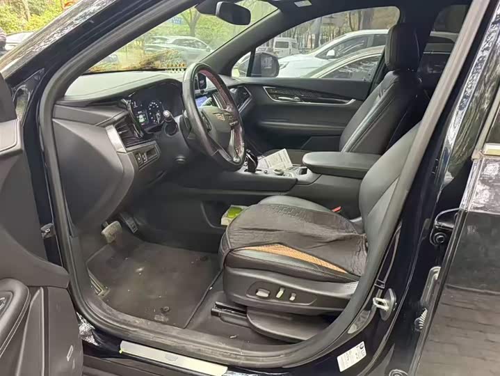 Фото 5 - Cadillac XT6