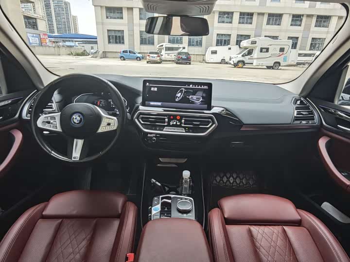 Фото 4 - BMW iX3
