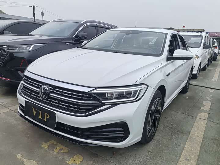 Фото 1 - Volkswagen Sagitar L