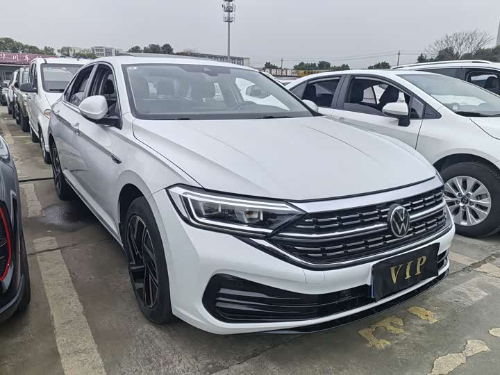 Фото 3 - Volkswagen Sagitar L