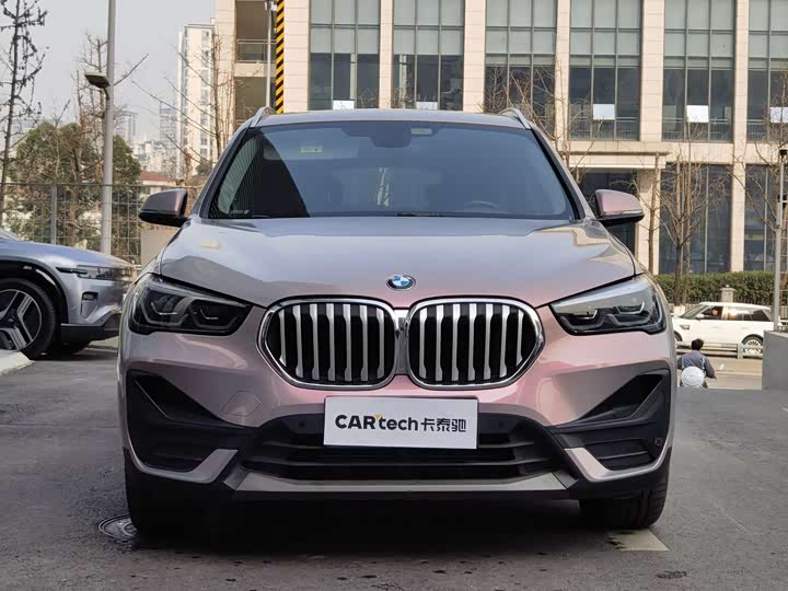 Фото 2 - BMW X1