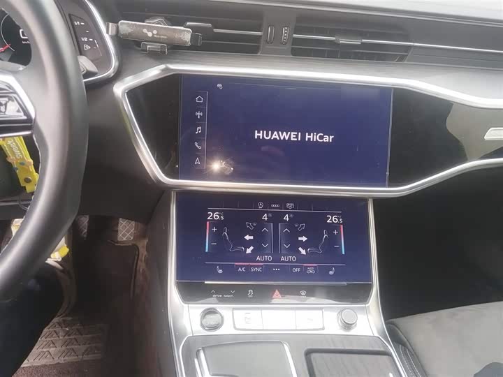 Фото 6 - Audi A6L