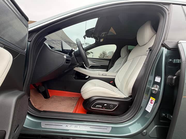 Фото 7 - XPeng P7