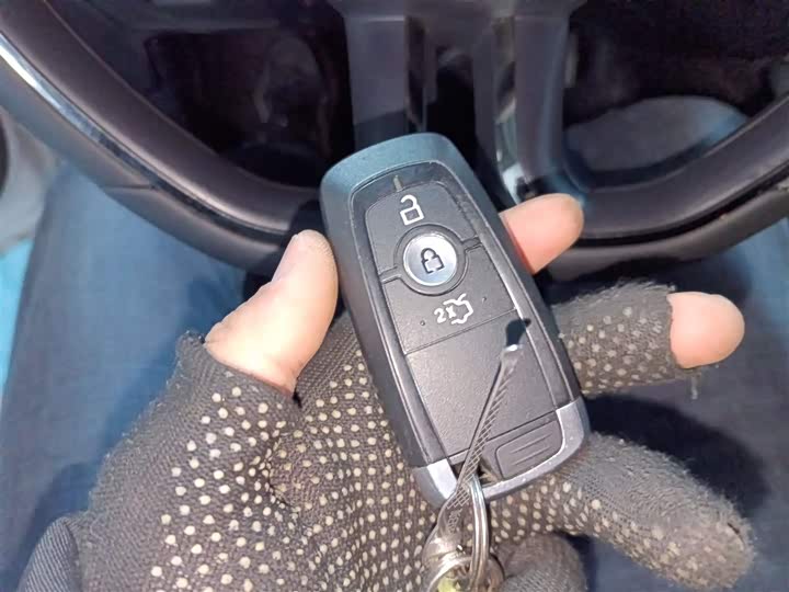 Фото 9 - Ford Mondeo