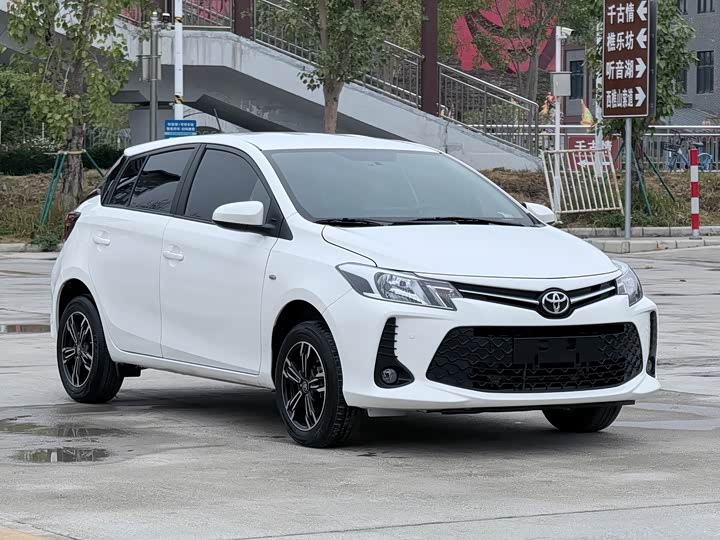 Фото 3 - Toyota Vios FS