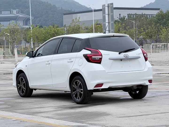 Фото 6 - Toyota Vios FS