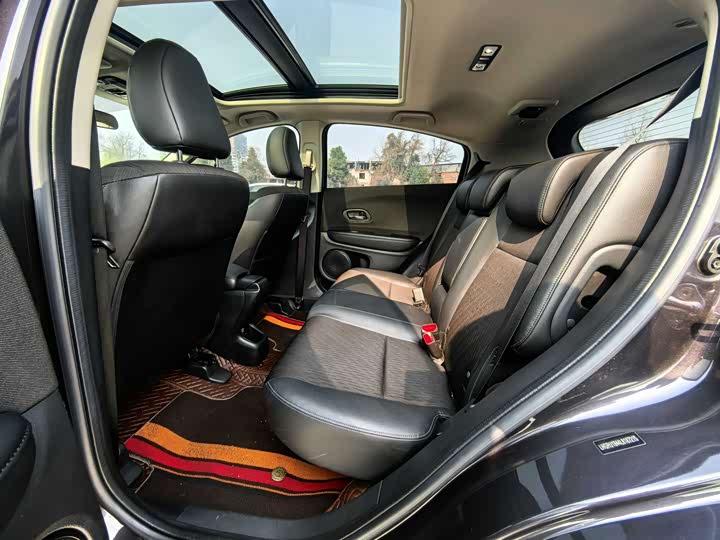 Фото 7 - Honda Vezel