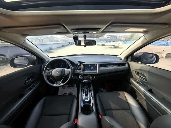 Фото 8 - Honda Vezel