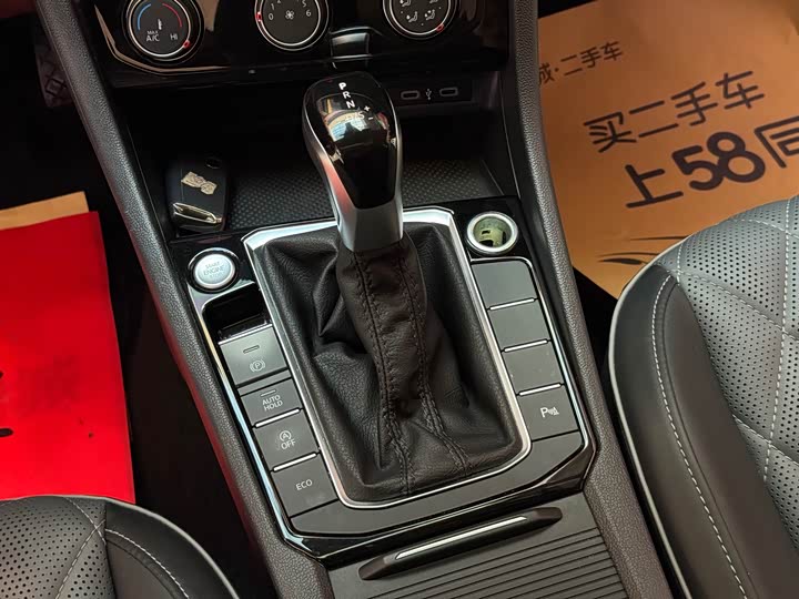 Фото 9 - Volkswagen Sagitar L