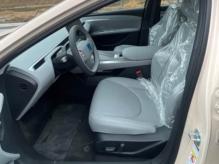 Фото 9 - XPeng Mona M03