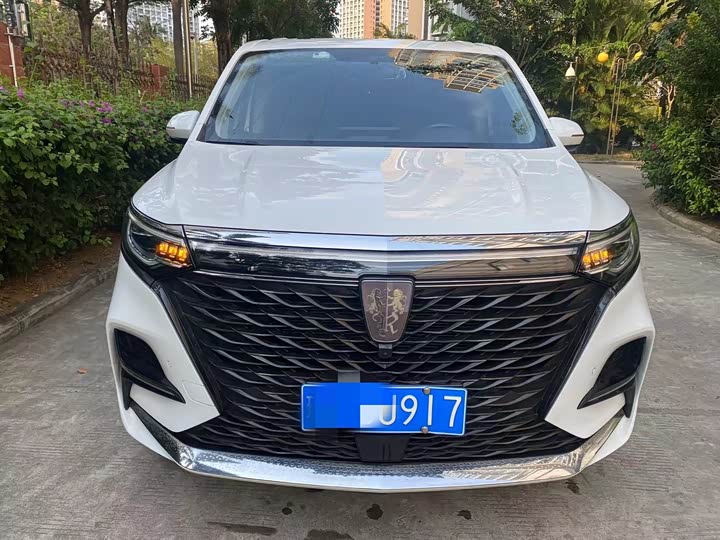 Фото 3 - Roewe iMax 8