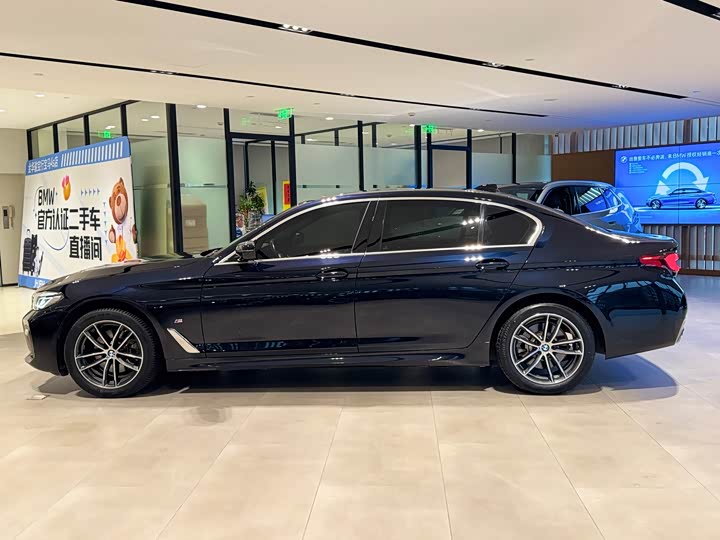 Фото 3 - BMW 5 Series