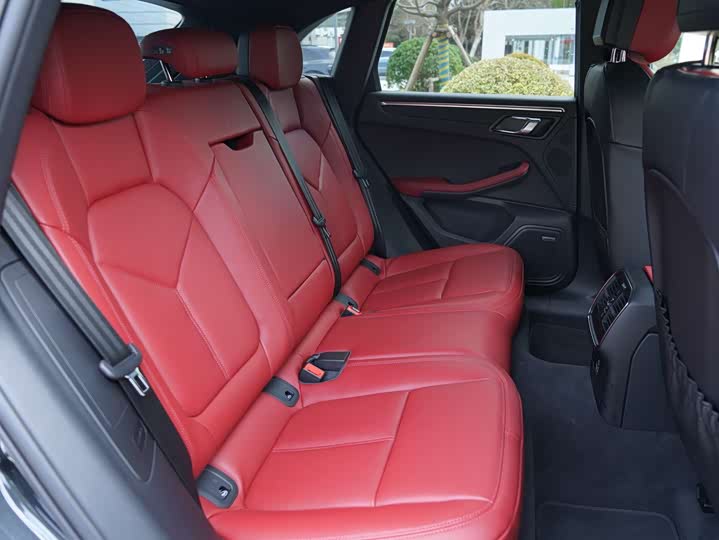 Фото 8 - Porsche Macan