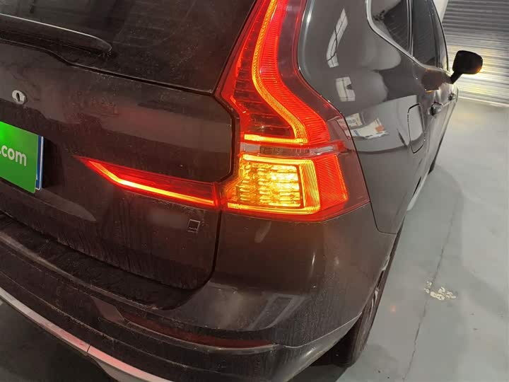 Фото 8 - Volvo XC60