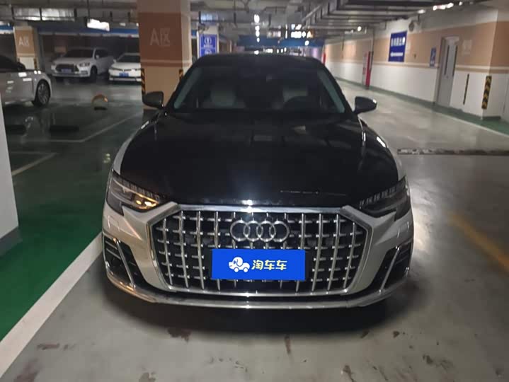 Фото 2 - Audi A8