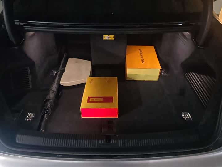 Фото 4 - Audi A8