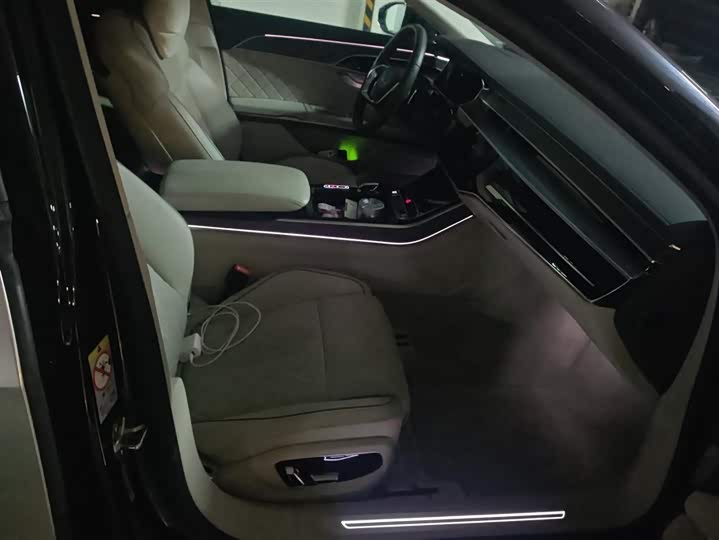 Фото 8 - Audi A8